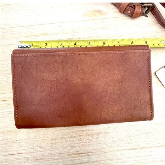 Universal Thread brown crossbody bag - Picture 10 of 14